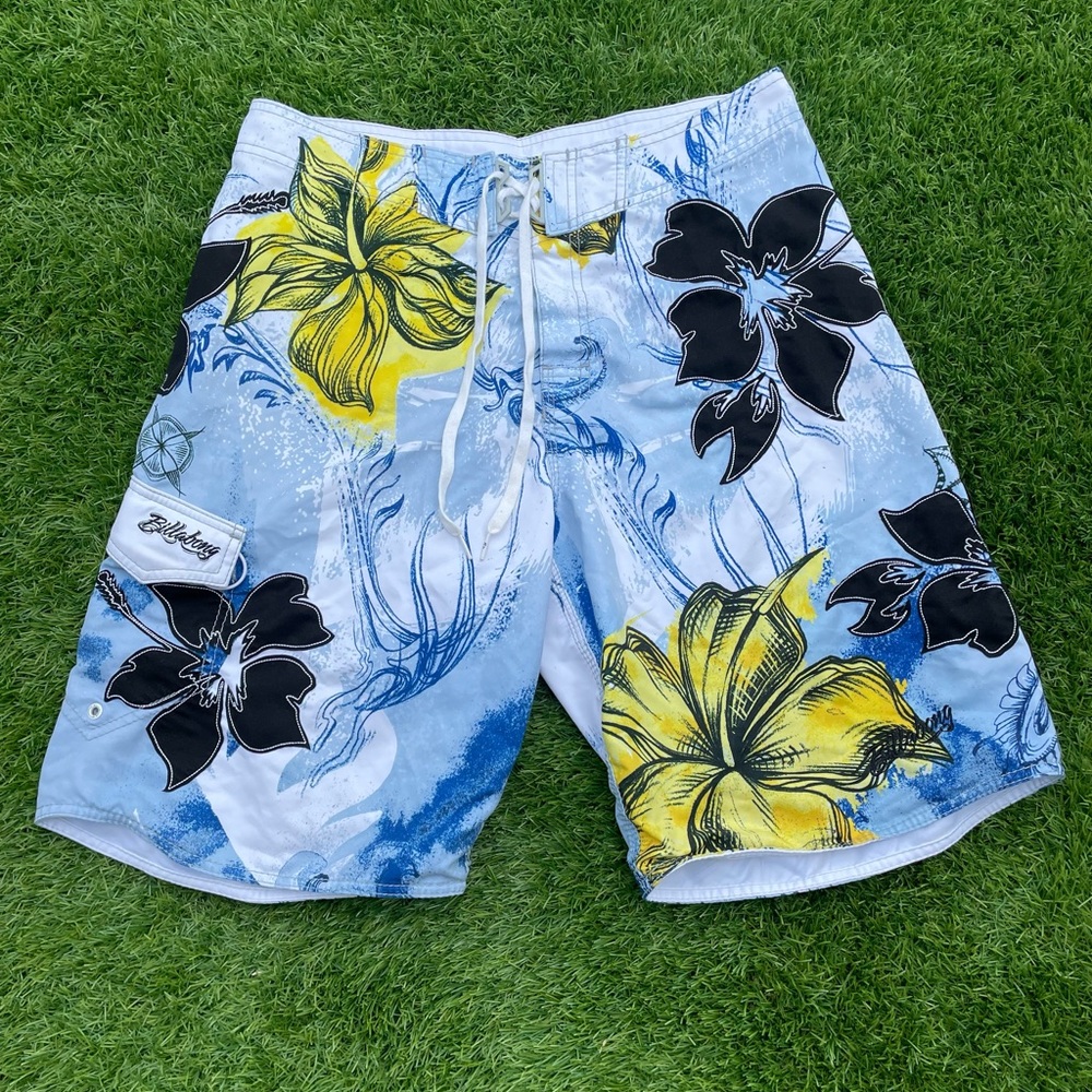 Billabong Men’s - Hawaiian Flower Boardshort